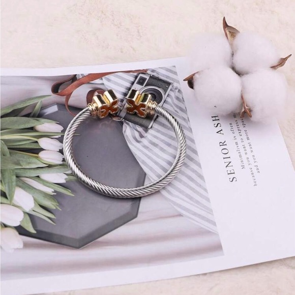 Elegant Silver and Gold Bracelet with Crystal Accents - Picture 4 of 4